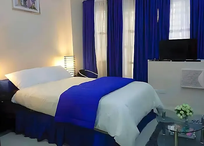 Fully Furnished Accessible To Terminal 3 Apartment